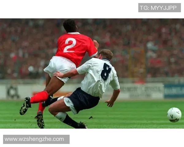 《探索足球小众球星的精彩与挑战他们如何在大赛中逆袭成名》