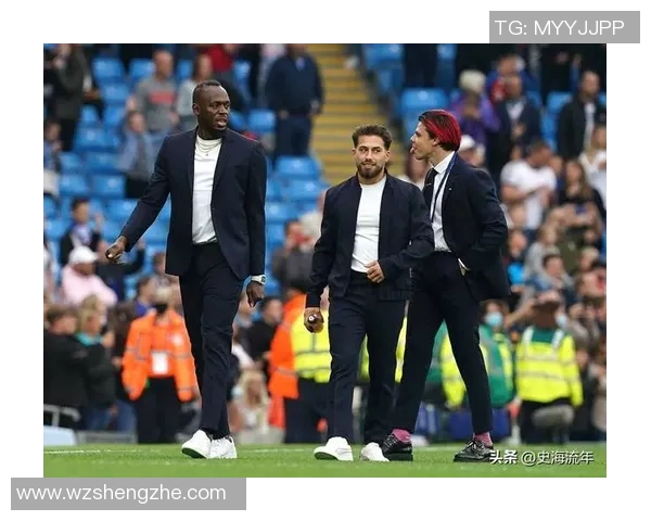 《踢向梦想的星光 两位足球巨星携手演绎心跳与荣耀的传奇故事》